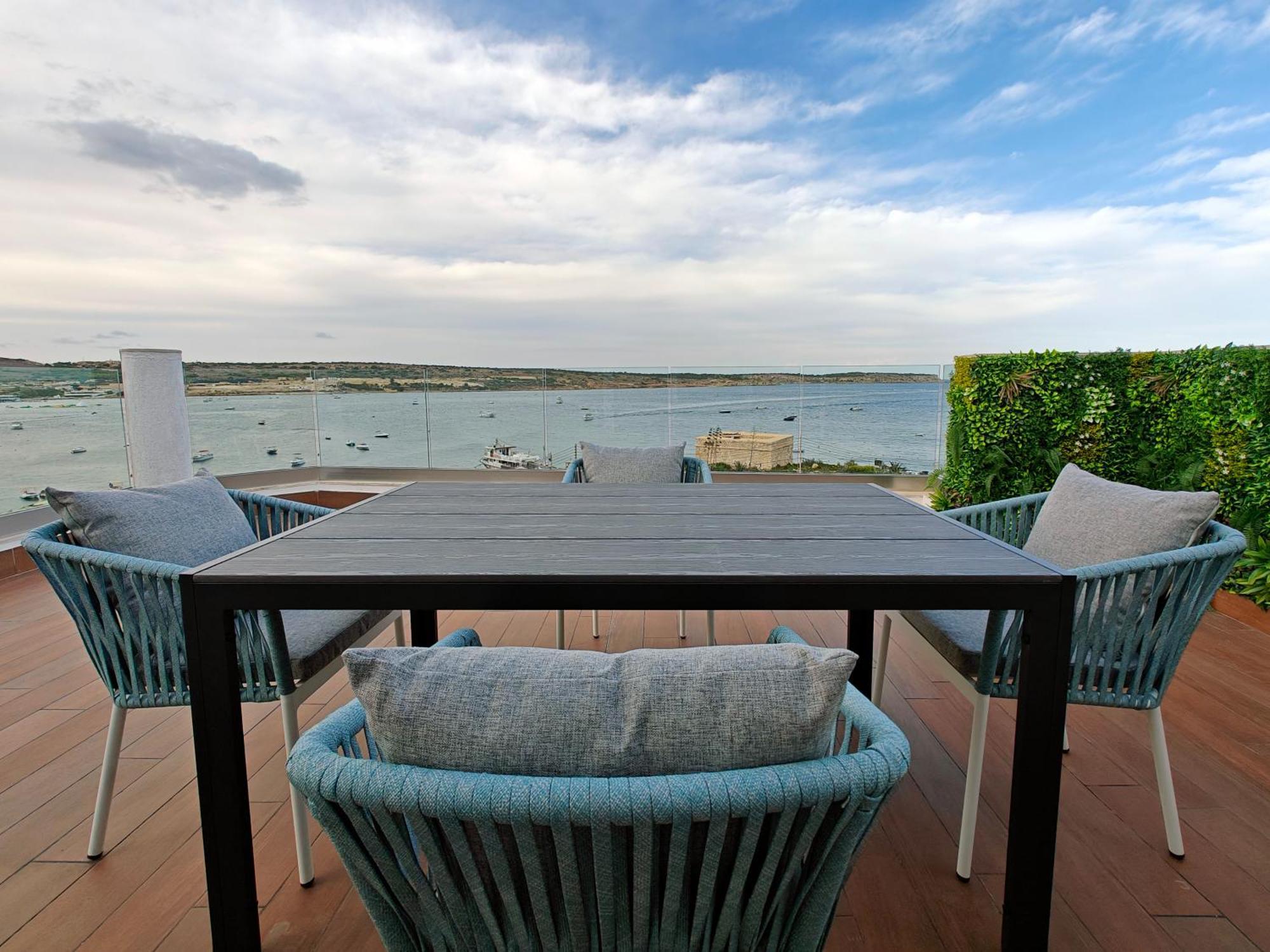 Apartment Seascape 19